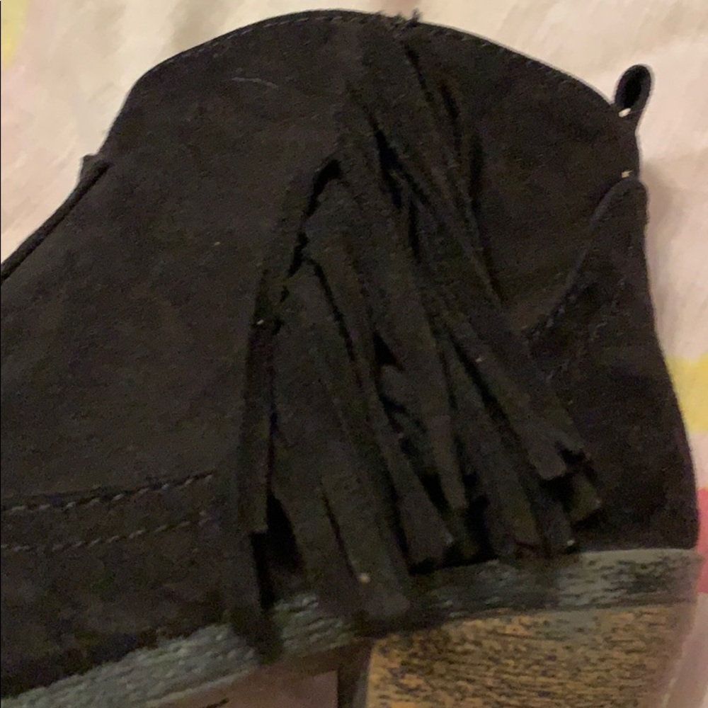 Shoes - Picture 3 of 5
